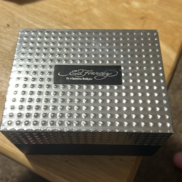 Ed Hardy men’s gold watch, gold bracelet and necklace - Picture 3 of 5